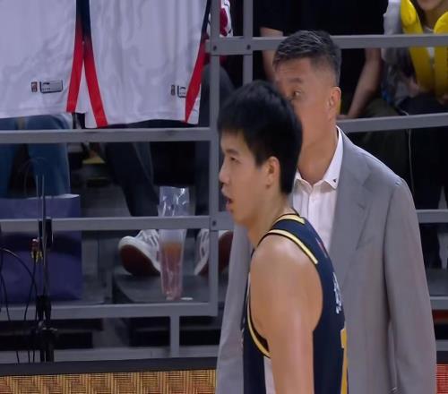 第五外援鎖定阿丘爾廣東隊被曝欲升級內線，杜鋒拒絕裁掉薩林杰