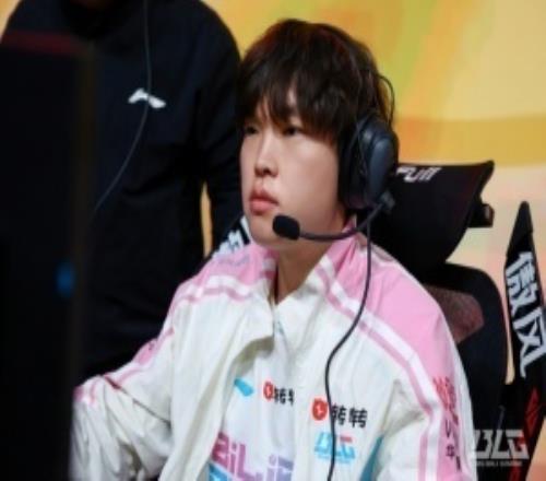 對(duì)位打爆對(duì)手！Bin狀態(tài)拉滿操作酣暢淋漓五局戰(zhàn)績(jī)181426