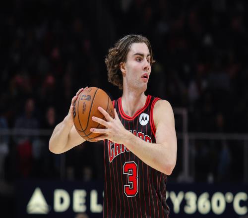 吉迪近期表現(xiàn)突出七場比賽中五次取得三雙場均貢獻19分11.7籃板12助攻_NBA直播