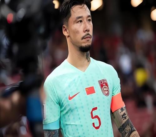 上港幸好沒留下他！本賽季在新東家踢主力中衛(wèi)，卻兩場(chǎng)比賽丟九球