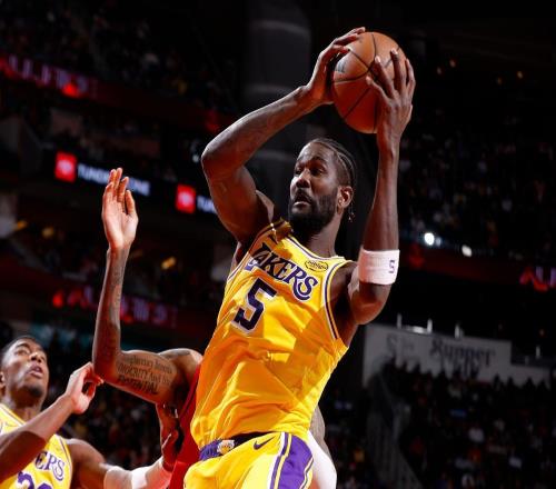 關(guān)鍵時(shí)刻砍6+5制勝！湖人1660萬撿漏27歲狀元：專啃硬骨頭真香