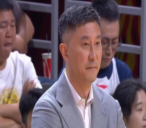 廣東19點35戰(zhàn)新疆杜鋒主帥保位戰(zhàn)崔永熙驗貨，徐杰胡明軒加油