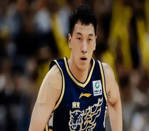 廣東11189戰(zhàn)勝新疆球員評價：7人優(yōu)秀，3人及格，2人低迷