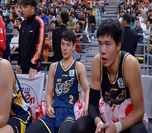 再見了，CBA第一大外援！廣東最強內線打出身價，杜鋒完成4選3！