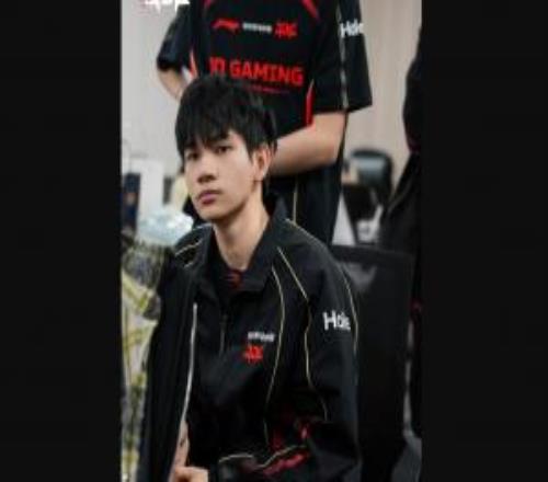 雖單殺Chovy但后續狀態萎靡！JDG中單HongQ全場總數據682