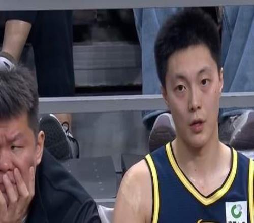 強勢逆轉！廣東22分大勝，杜鋒難言滿意，崔永熙爆發，胡明軒低迷