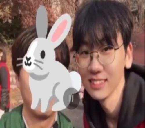 線下開朗的蘭子網友分享Doran做志愿者時的合照