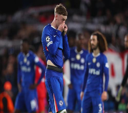 28讓切爾西球迷怒了中場提前退場+狂噓主帥當新老板面高呼阿布