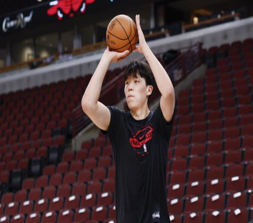 楊瀚森三分投不好進攻老犯規，除了力量不足，還可能有哪方面原因