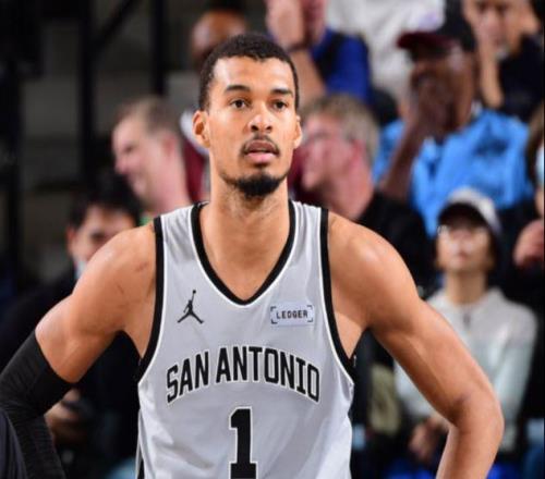 外星人太超綱！文班亞馬2月份戰(zhàn)績?yōu)?8勝1負(fù)，勝率高達94.7%！