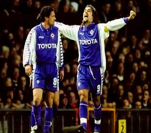 卡佩羅口中給羅納爾多都不換的神鋒，卻孤立勞爾，還跟巴蒂不兼容