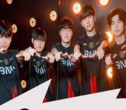 輕松碾過！BFX擊敗TSW晉級下一輪生死戰(zhàn)將戰(zhàn)G2勝者晉級四強