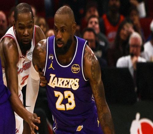 12000籃板現役第一！詹姆斯14中13轟30分完勝杜蘭特獻關鍵暴扣