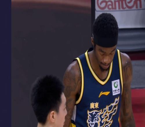 太適合廣東隊！CBA第一天賦中鋒打爆遼籃，這可是杜鋒的爭冠底牌