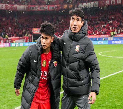 青島西海岸中超遭遇兩連敗，主要責任人卻不是鄭智，引發熱議