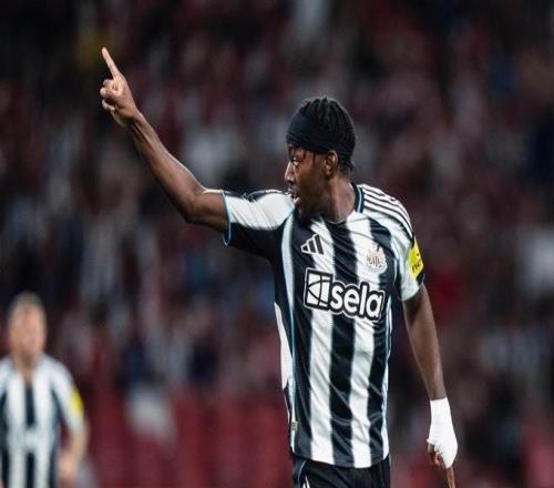 關鍵先生，埃蘭加是歷史第三位歐冠淘汰賽客戰巴薩梅開二度球員