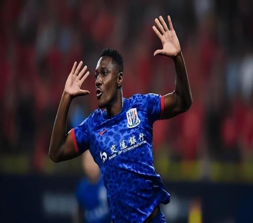 大連英博兩連敗后或點燃第一把火！三位置有望迎新大魚，值得期待