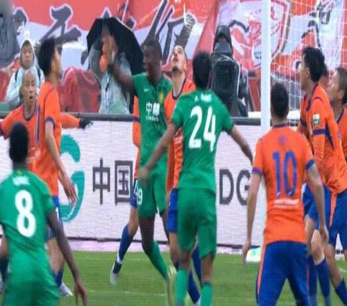 泰山罕見“獲利”！球迷：誰家過年不吃頓餃子VAR干啥吃的