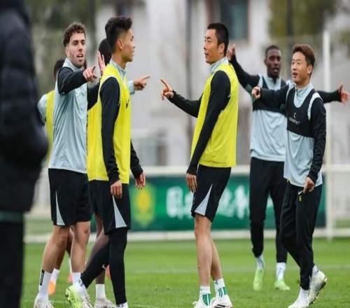 申花落后榜首13分，京滬殘陣德比楊皓宇假摔挺冤放走外援成敗筆