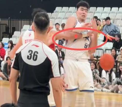 國家隊內支柱遭暗算！胡金秋被打到重傷，打人者球商拉胯還是慣犯