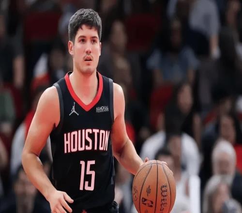 勝老鷹發(fā)布會(huì)！親承延續(xù)謝潑德首發(fā)，贊伊森防守，卻力挺申京單打