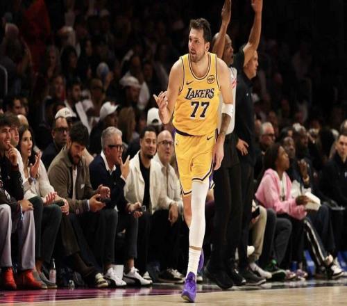 巧了，湖人隊東契奇與科比砍下60分的方式和時間上非常相似