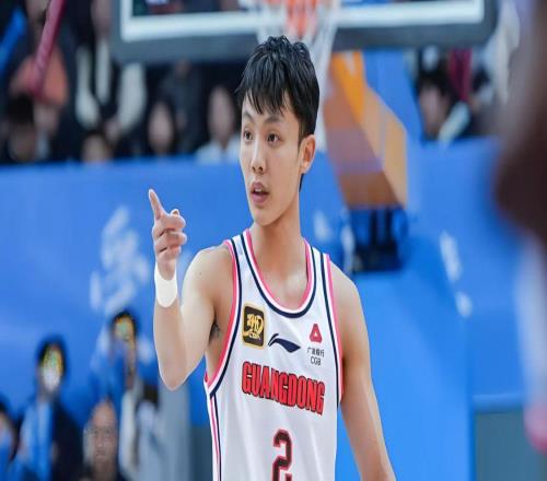 CBA再現(xiàn)1個(gè)超級(jí)后衛(wèi)！完勝男籃2大國手，球迷：很厲害