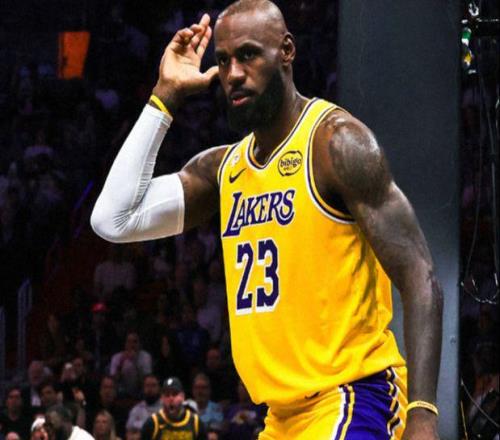 詹姆斯一語道出為什么“詹黑”多的原因:都是為了流量和金錢!