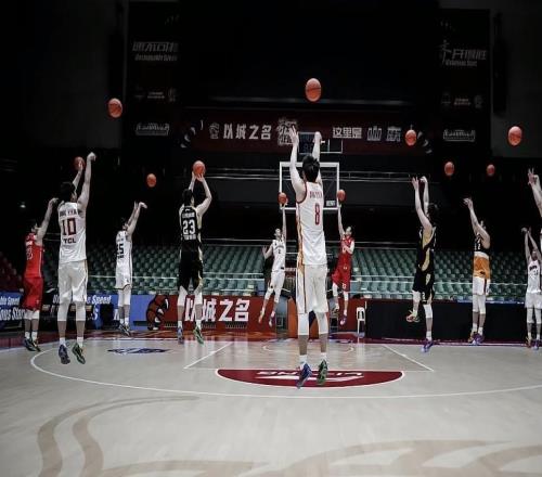 丁彥雨航:我也想見見巔峰的自己,這個信念讓我堅持了八年