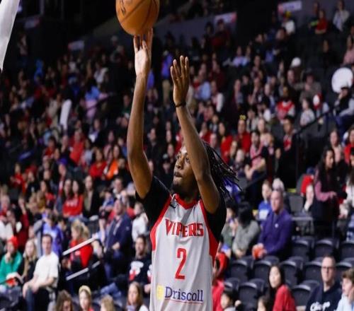 发展联盟拿下30+高分,近况不佳的火箭完全有理由试一试他