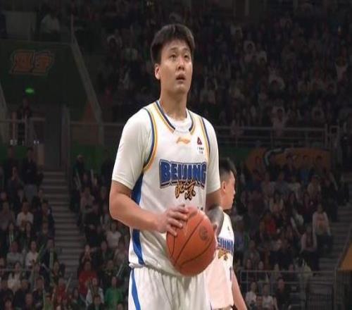 領(lǐng)先兩位數(shù)被翻盤！遼籃輸?shù)酶C囊，趙繼偉空砍26分，趙睿爆砍34分