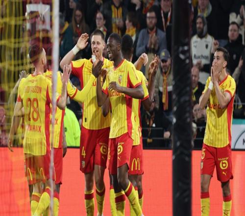 51!22!瘋狂一夜,朗斯超巴黎登頂,曼聯翻車,那不勒斯4連勝