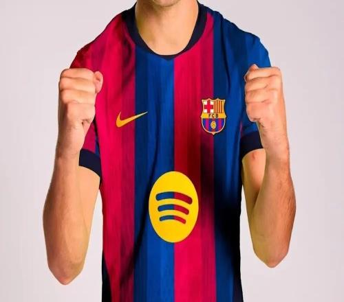 巴薩下賽季主場球衣曝光：多種深淺不一的紅藍(lán)打造漸變效果