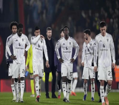 曼聯22平伯恩茅斯，11分鐘判罰天差地別，公平競賽成空談