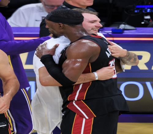 熱巴83分后球星們似乎把他當(dāng)成了得分訓(xùn)練的靶子_NBA直播