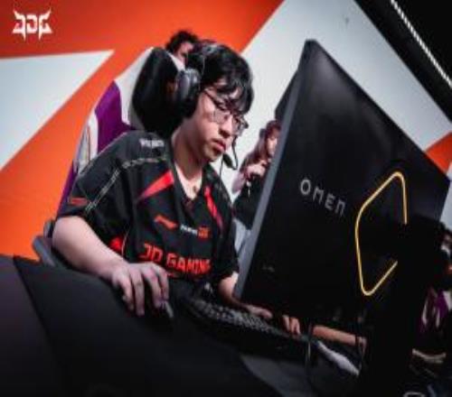 回去找個心理醫生吧!Xiaoxu被Bin哥虐到操作完全變形