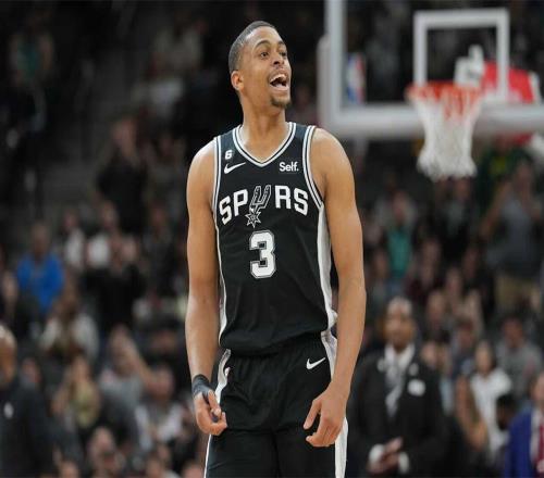 超越倫納德!馬刺隊魂,凱爾登本賽季什么水平