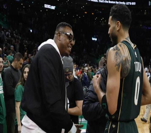 好兄弟，皮爾斯延續與杰森塔圖姆和杰倫布朗的凱爾特人兄弟情