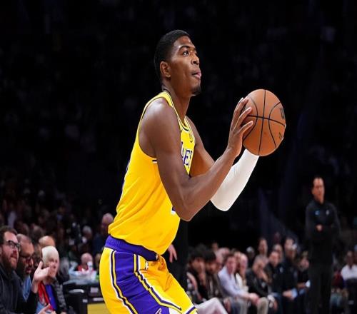 存在感越來越低了！湖人鋒線大將在場上的效果也是越來越差了