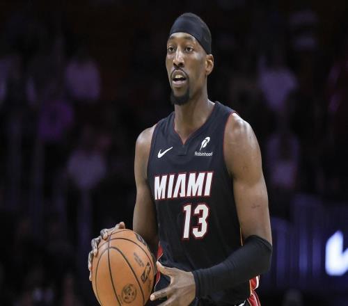 感謝湖人送大禮！2場打醒火箭隊，倒逼烏度卡變陣，啟用全新后場