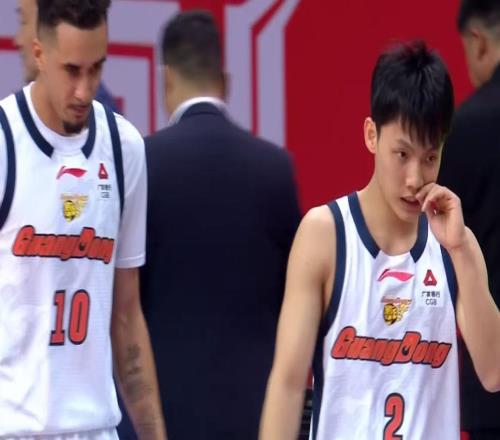 滬粵三番戰前！杜鋒拒絕跟隊，參加活動太離譜，廣東隊由助教暫代