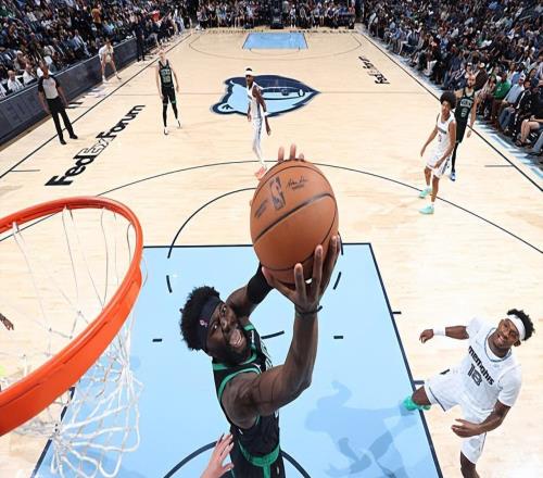 拿著底薪的先發！沒想到凱爾特人內線支柱下賽季依然是底薪合同