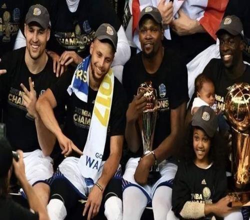 不吹不黑，NBA官方公認的王朝球隊，其實就這7支