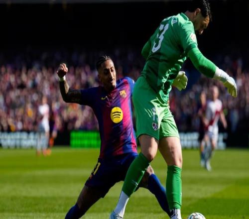 阿斯：巴列卡諾對(duì)陣巴薩沒獲得點(diǎn)球，皇馬對(duì)本場比賽判罰不滿