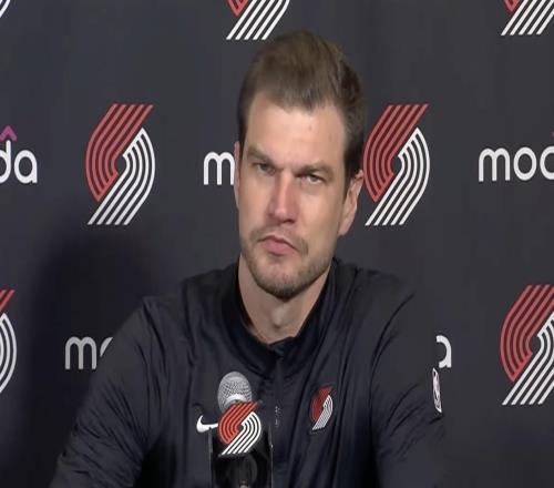 斯普利特：嘗試不同策略依舊無法限制掘金，五連客戰績本能更好