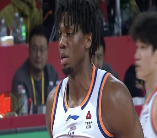 懷特塞德26籃板上海橫掃廣東豪取十連勝，浙江廣廈瑟瑟發抖