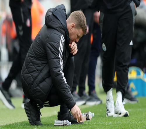 紐卡跟隊：埃迪豪陷入了嚴峻的帥位危機，他可能賽季后走人