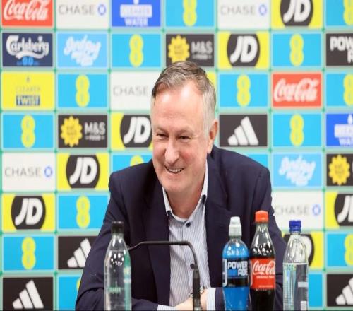 北愛爾蘭主帥：戰(zhàn)意大利我們必須相信自己，我們?yōu)樽约鹤院? loading=