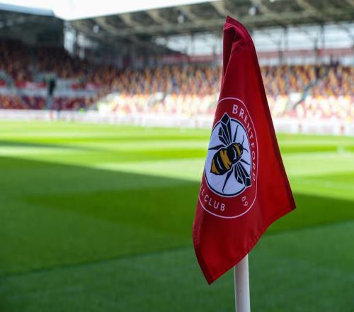 兩英超球星見義勇為，為救人被打至掛彩，竟是為了阻止種族歧視