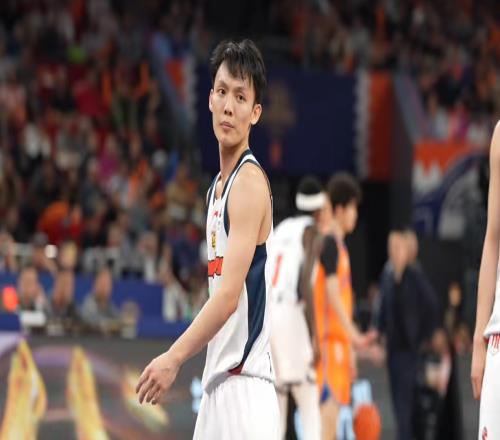 看了徐杰垃圾時間怒罵上海球迷的破防舉動，才發現杜鋒有多能作妖